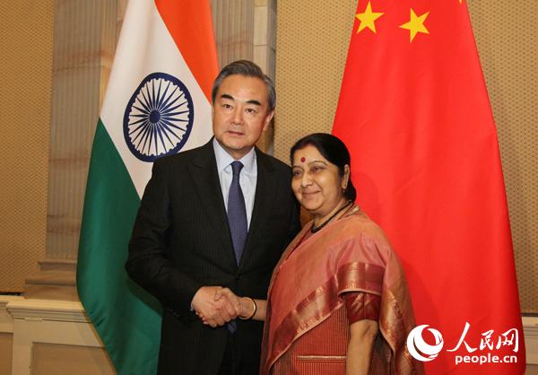 6��4��������(w��)ί�T���⽻���L�������Ϸǳ�ϯ��u�������L��ʽ�������g��Ҋӡ�����L˹�������� ��־���z