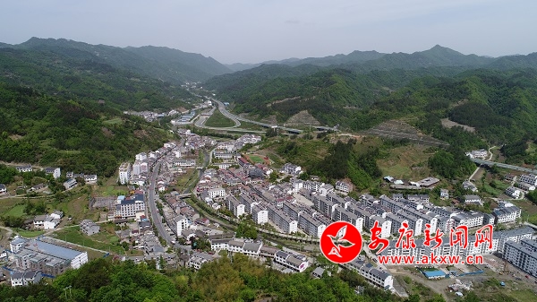 �Ͽh�(zh��n)��&ldquo;������ͻ��&rdquo; �h�����I(l��ng)���wȺ�����Ә��I(y��) (3).jpg