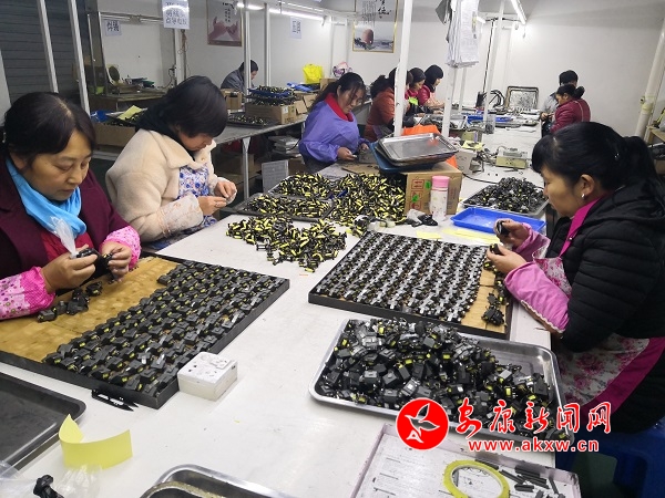 �Ͽh�(zh��n)��&ldquo;������ͻ��&rdquo; �h�����I(l��ng)���wȺ�����Ә��I(y��) (1).jpg