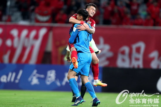 2018��5��2����2018����f(xi��)����5݆���Ϻ��ϸ�4��3���c��4��3���ٱ����˺�����E��ɶȓ��c������ꠕx���� (Osportsȫ�w����ý ���(qu��n)��Ʒ ��(y��n)���D(zhu��n)�d) 