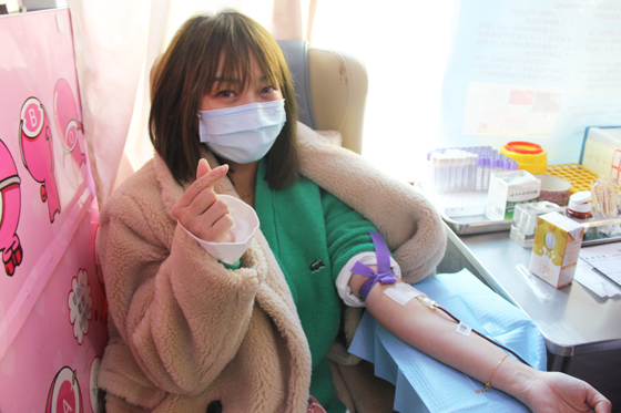 血液是生命的禮物——中國聯(lián)通安康市分公司、安康大數(shù)據運營有限公司聯(lián)合開展冬季應急獻血活動