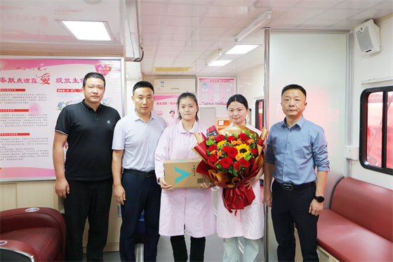 安康市中心血站開(kāi)展“5·12”國(guó)際護(hù)士節(jié)慰問(wèn)活動(dòng)