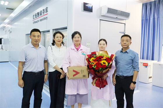 安康市中心血站開(kāi)展“5·12”國(guó)際護(hù)士節(jié)慰問(wèn)活動(dòng)